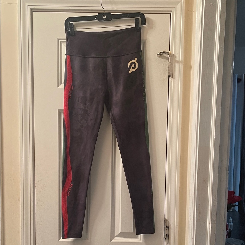 Peloton Black Tie Die Leggings